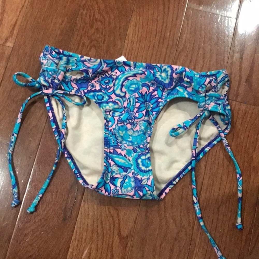 NWT S women’s swim bottoms